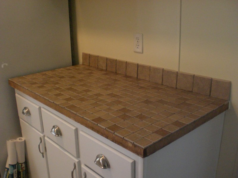 Tiling Laminate Countertops Part One Queen Of My Trailer